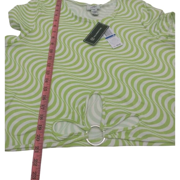 Just Polly Womens Junior Flower Cutout Crop Top Sz 3X Shirt Pullover Green Wavy - Picture 4 of 10